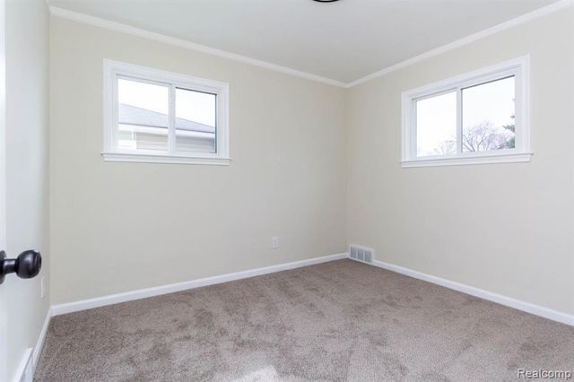 29940 Commonwealth Street, Roseville, MI 48066