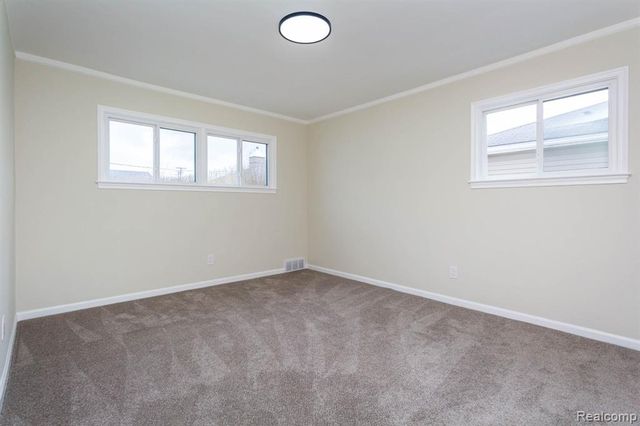 29940 Commonwealth Street, Roseville, MI 48066