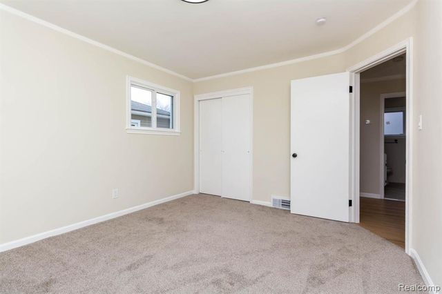 29940 Commonwealth Street, Roseville, MI 48066