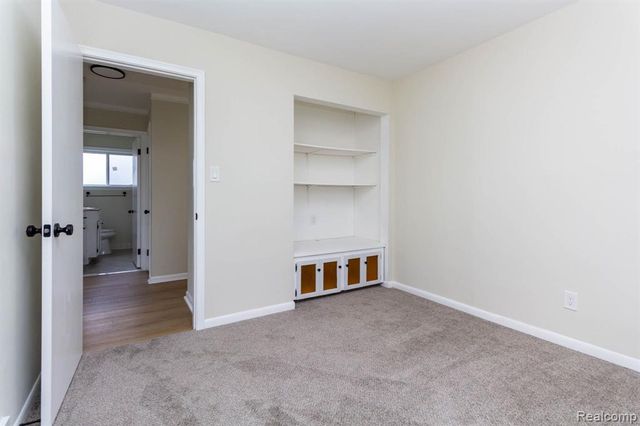 29940 Commonwealth Street, Roseville, MI 48066