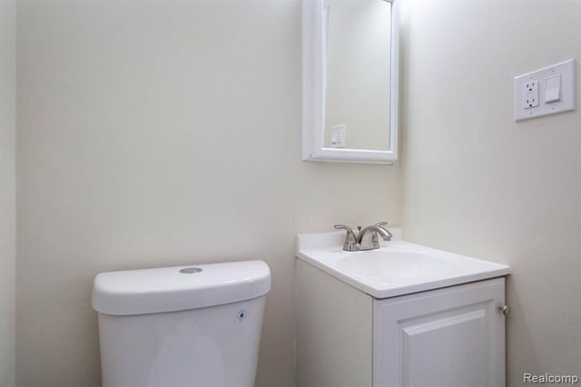 29940 Commonwealth Street, Roseville, MI 48066