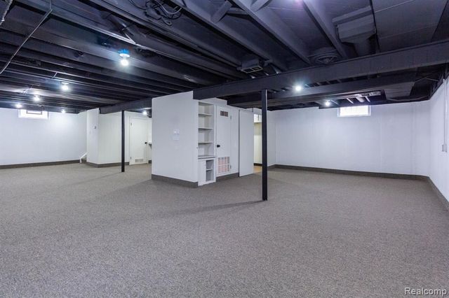 29940 Commonwealth Street, Roseville, MI 48066