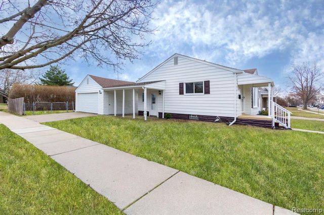 29940 Commonwealth Street, Roseville, MI 48066