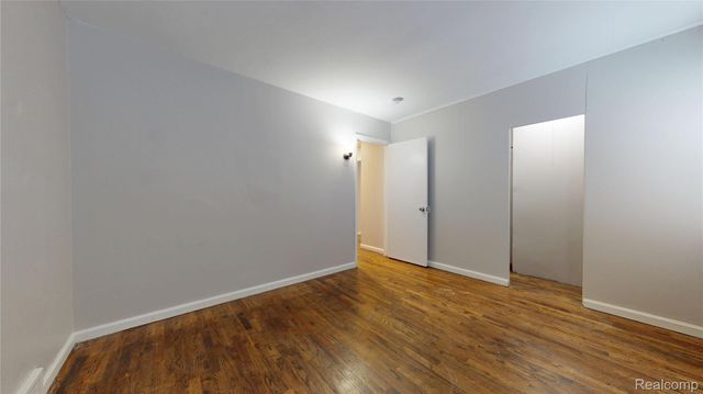 715 Kenilworth Avenue, Pontiac, MI 48340