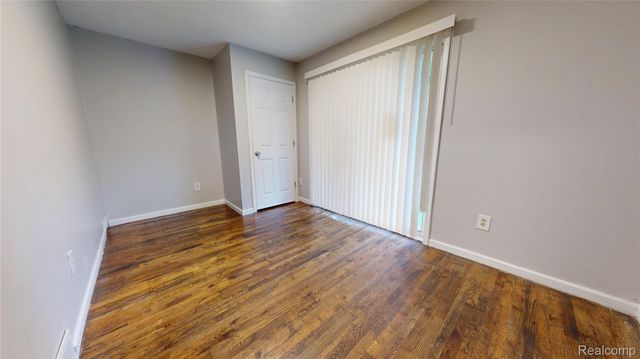 715 Kenilworth Avenue, Pontiac, MI 48340