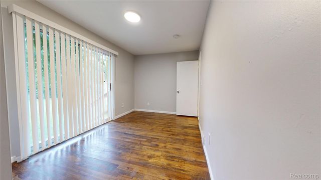 715 Kenilworth Avenue, Pontiac, MI 48340