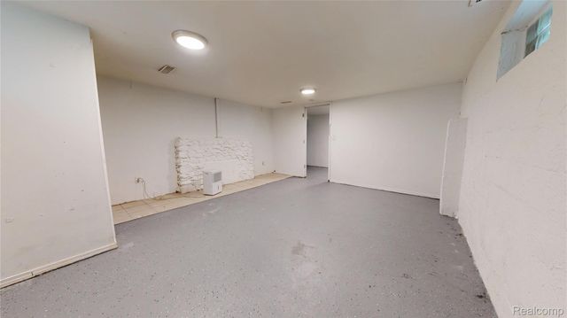 715 Kenilworth Avenue, Pontiac, MI 48340