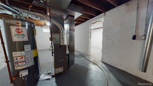 715 Kenilworth Avenue, Pontiac, MI 48340