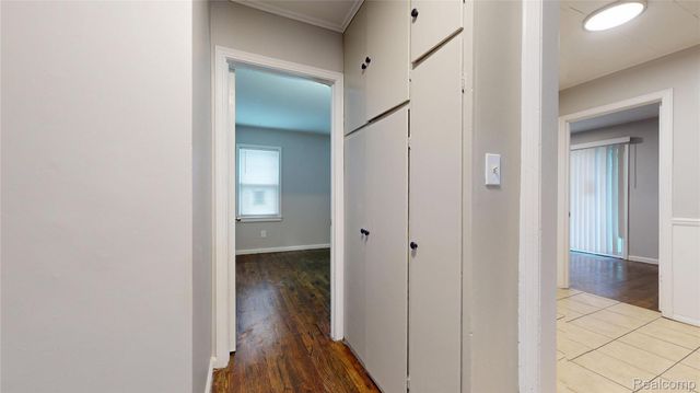 715 Kenilworth Avenue, Pontiac, MI 48340