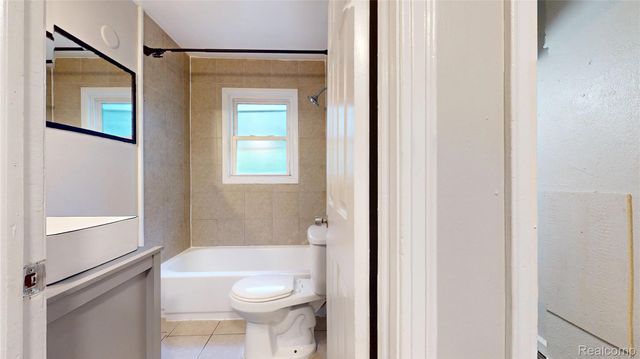 715 Kenilworth Avenue, Pontiac, MI 48340