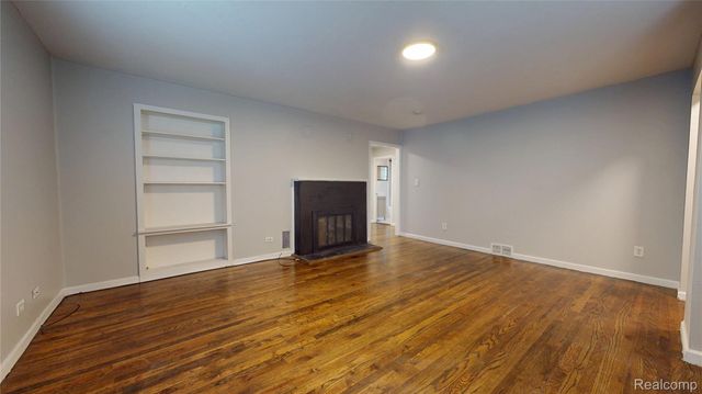 715 Kenilworth Avenue, Pontiac, MI 48340