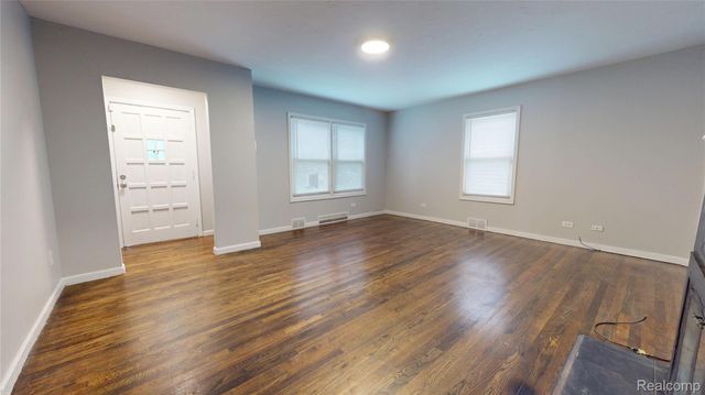 715 Kenilworth Avenue, Pontiac, MI 48340