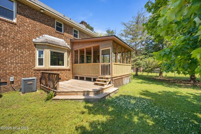 104 Squire Drive, Winterville, NC 28590