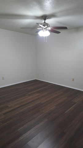 1510 Birmingham Drive, Arlington, TX 76012