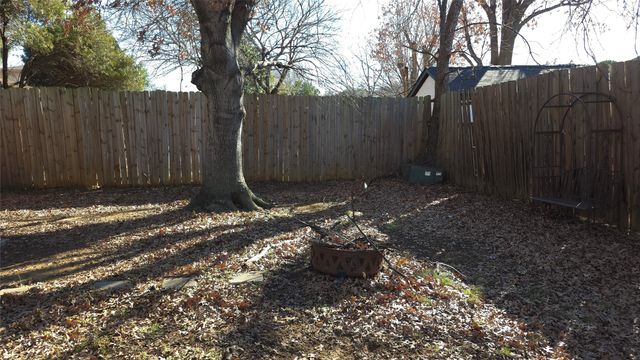 1510 Birmingham Drive, Arlington, TX 76012