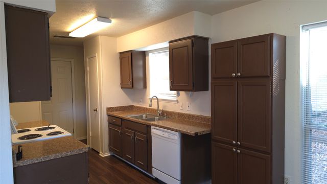 1510 Birmingham Drive, Arlington, TX 76012