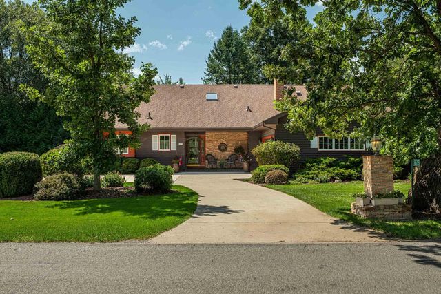 1825 Country Club Road, Stoughton, WI 53589