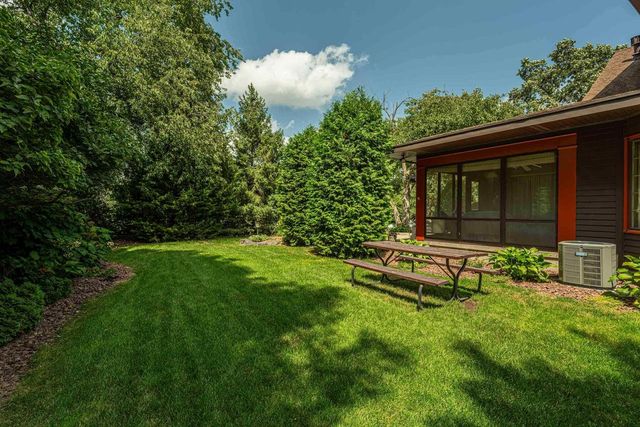 1825 Country Club Road, Stoughton, WI 53589