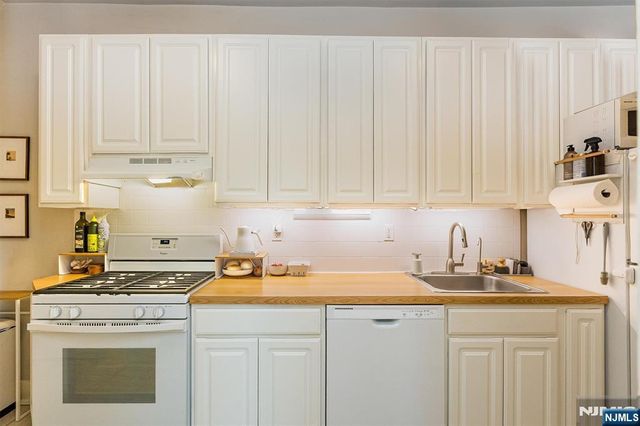 92 Midland A, Montclair, NJ 07042