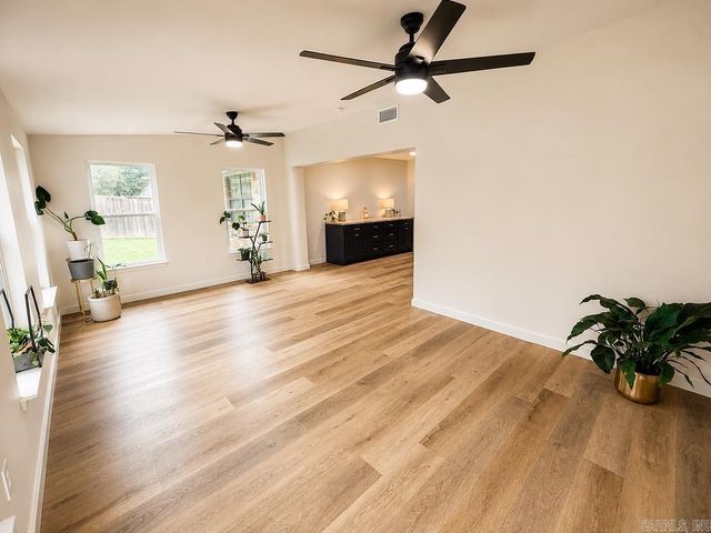 4 Kensington Drive, Conway, AR 72034