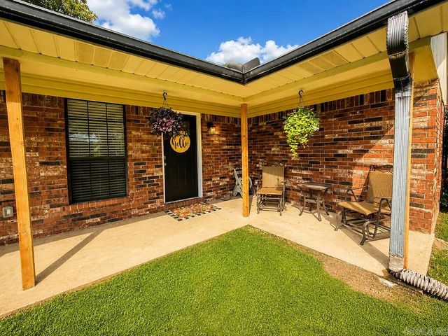 4 Kensington Drive, Conway, AR 72034