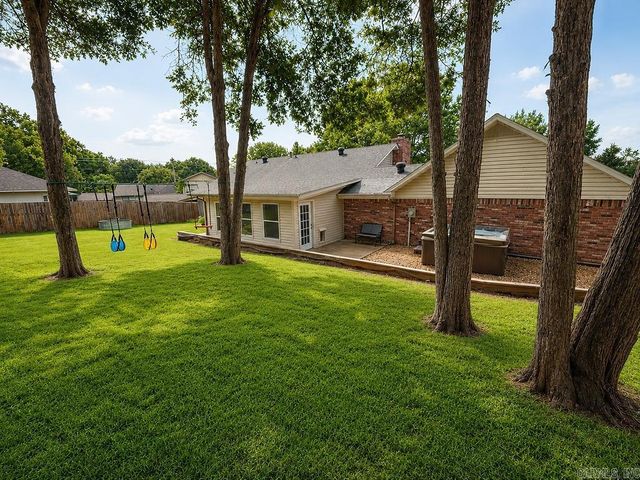 4 Kensington Drive, Conway, AR 72034