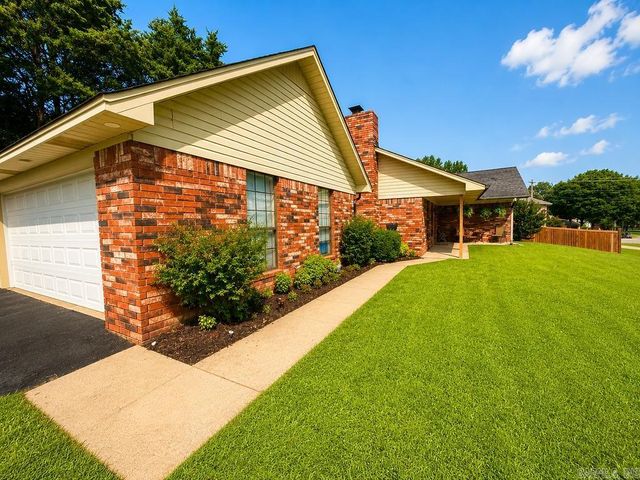 4 Kensington Drive, Conway, AR 72034