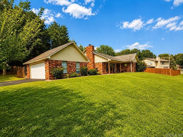 4 Kensington Drive, Conway, AR 72034