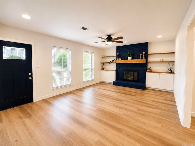 4 Kensington Drive, Conway, AR 72034