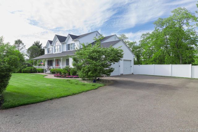 506 Twomey Avenue, Baiting Hollow, NY 11933