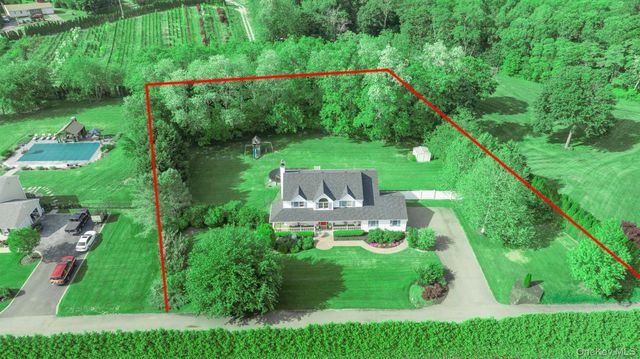 506 Twomey Avenue, Baiting Hollow, NY 11933