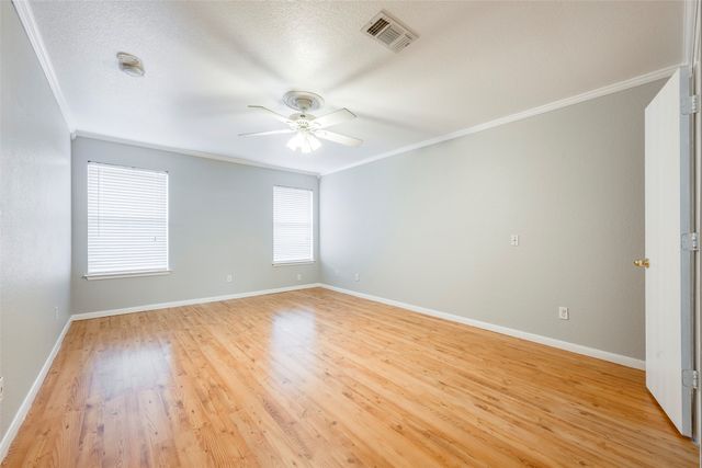 5900 Rising Meadow Drive, Arlington, TX 76018