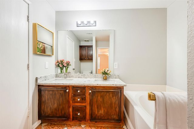 5900 Rising Meadow Drive, Arlington, TX 76018