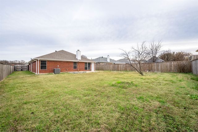 5900 Rising Meadow Drive, Arlington, TX 76018