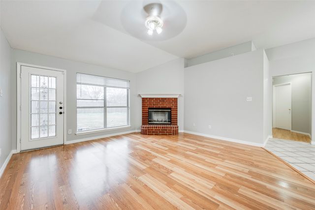 5900 Rising Meadow Drive, Arlington, TX 76018