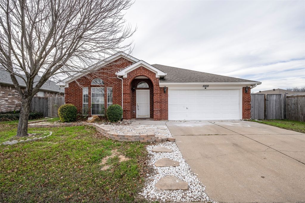 5900 Rising Meadow Drive, Arlington, TX 76018
