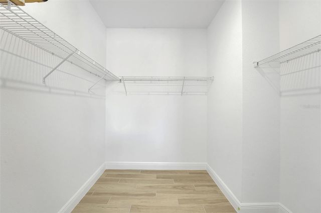 995 FIESTA KEY CIRCLE, Lady Lake, FL 32159