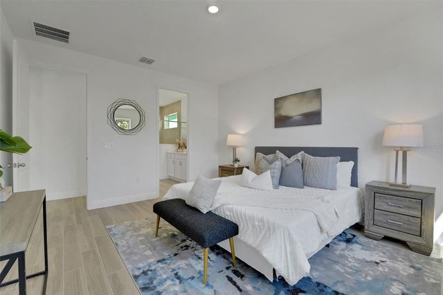 995 FIESTA KEY CIRCLE, Lady Lake, FL 32159