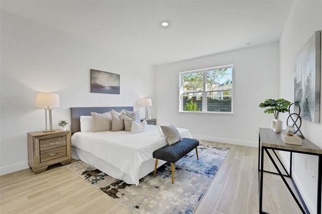 995 FIESTA KEY CIRCLE, Lady Lake, FL 32159