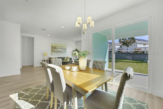 995 FIESTA KEY CIRCLE, Lady Lake, FL 32159