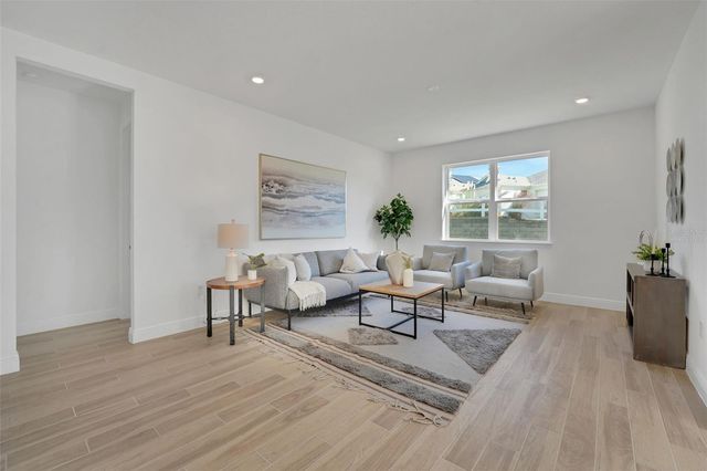 995 FIESTA KEY CIRCLE, Lady Lake, FL 32159