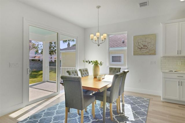 995 FIESTA KEY CIRCLE, Lady Lake, FL 32159