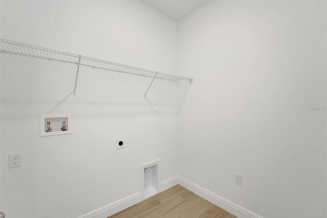 995 FIESTA KEY CIRCLE, Lady Lake, FL 32159