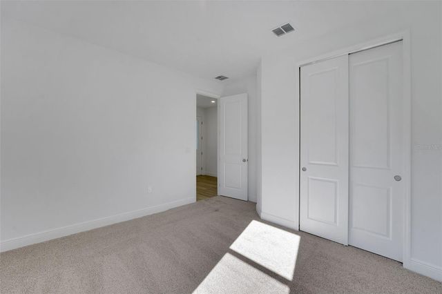 995 FIESTA KEY CIRCLE, Lady Lake, FL 32159