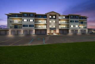 2034 W 75th Place 32, Merrillville, IN 46410