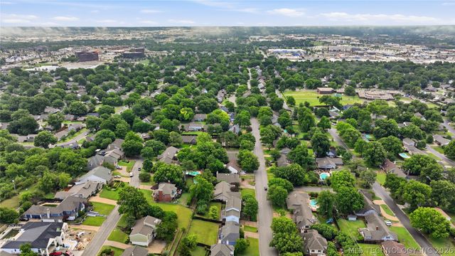 6811 E 65th Place, Tulsa, OK 74133
