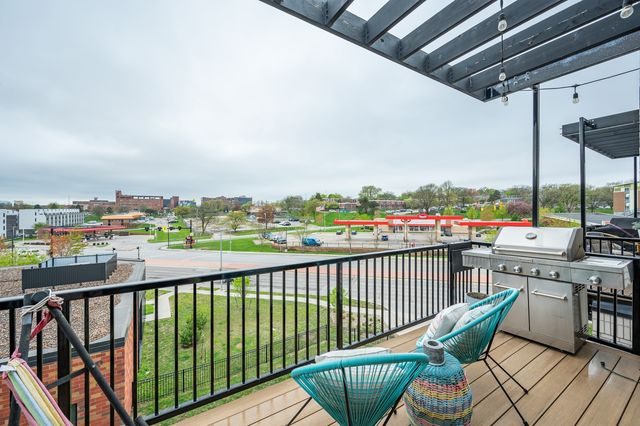 1327 Keosauqua Way, Des Moines, IA 50309