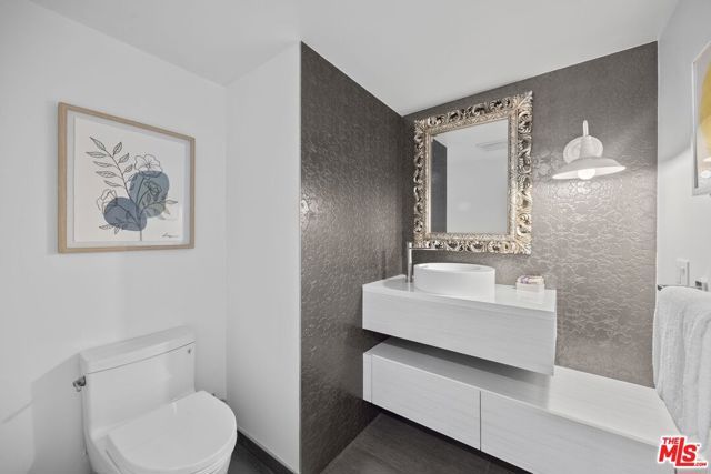 13065 Mindanao Way 3, Marina Del Rey, CA 90292