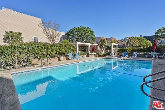 13065 Mindanao Way 3, Marina Del Rey, CA 90292