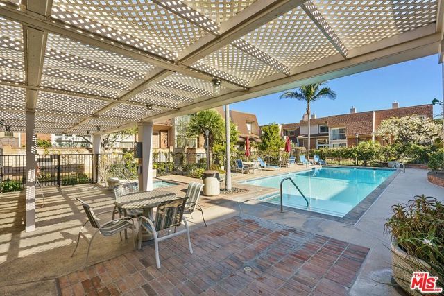 13065 Mindanao Way 3, Marina Del Rey, CA 90292